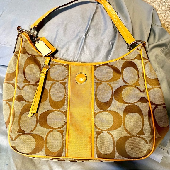 Coach Handbag - Picture 3 of 4